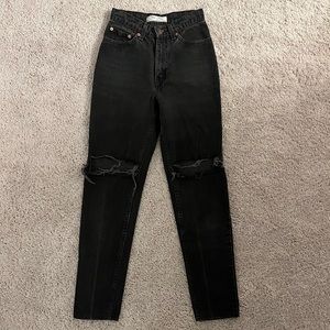 Stellar Vintage Black Distressed Levi’s